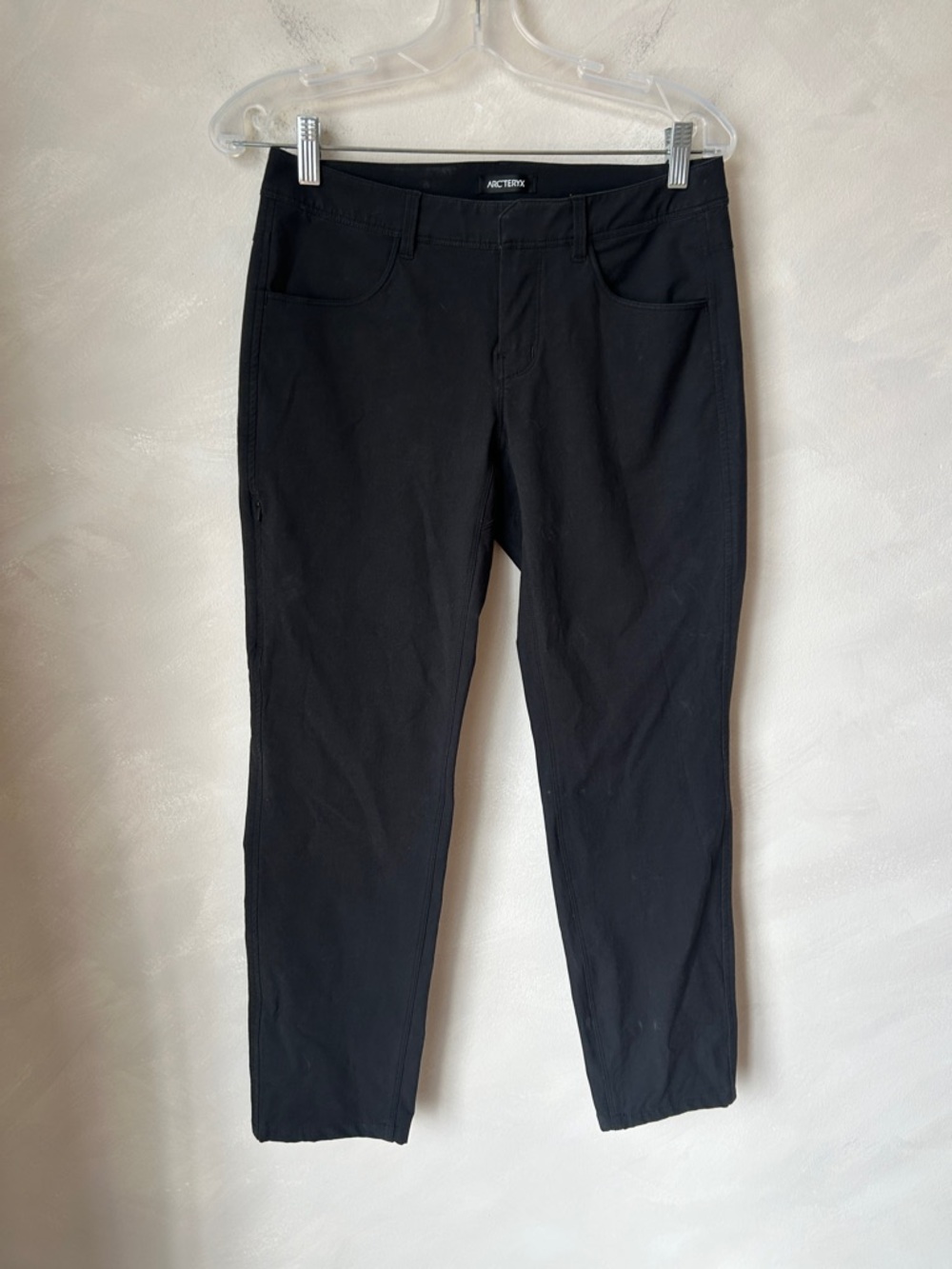 Arc’teryx Levon Casual Hiking Outdoor Pants Black Slim Straight sz 4 - Picture 2 of 9